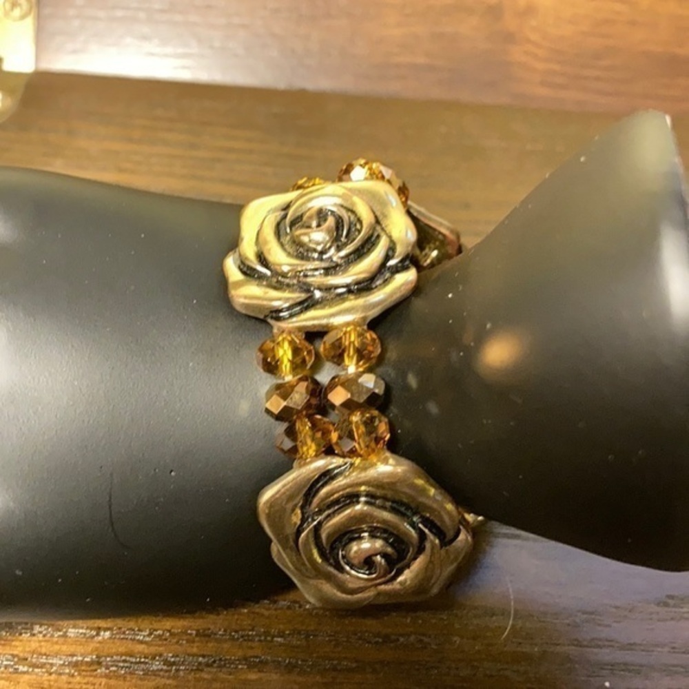 Rose/bead stretch bangle